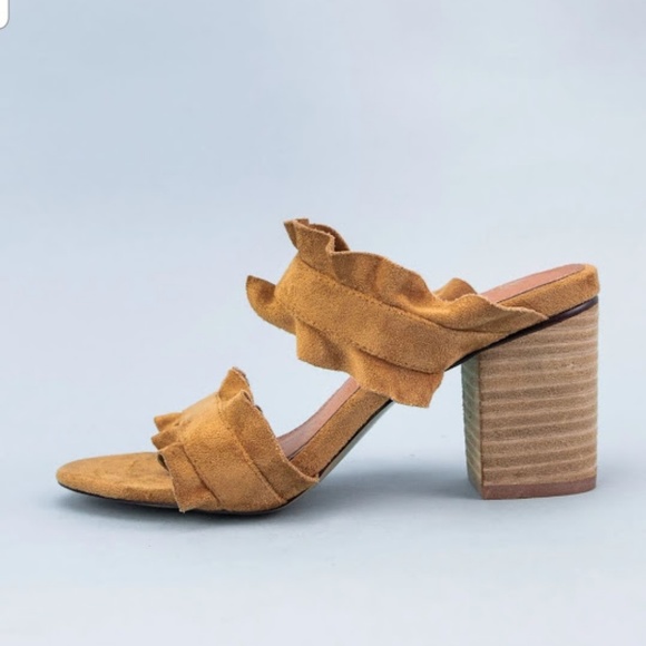 RACHEL CASUAL RUFFLE BLOCK HEEL - Picture 2 of 7